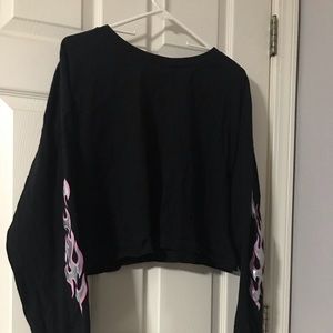 Black long sleeve crop top